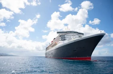 1-queen-mary-2-exterior-credit-c
