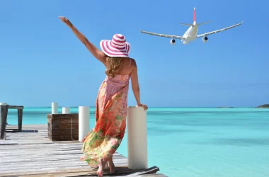 woman-flight-palen-beach-shutter